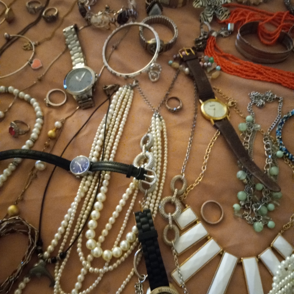 Huge jewelry lot